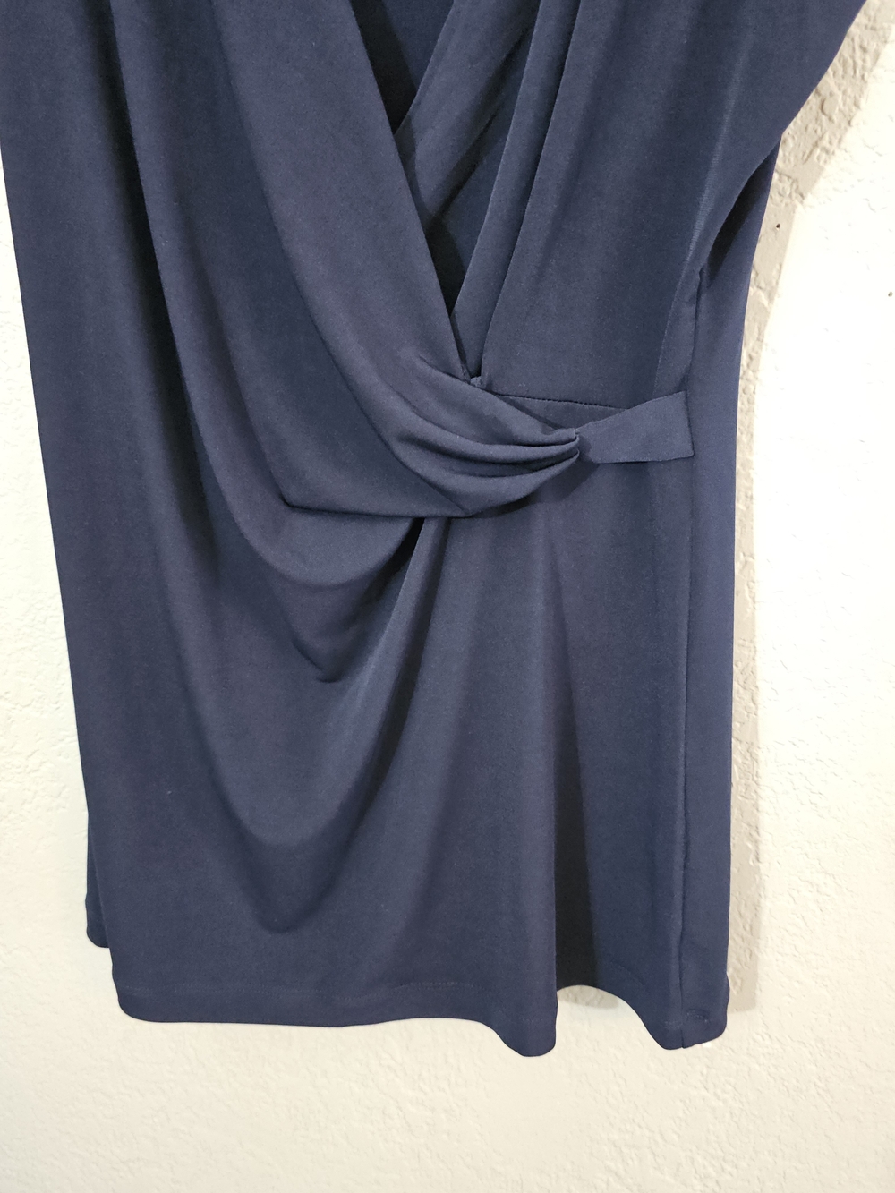 Banana Republic Sleeveless Wrap Tank Blouse V-neck Navy Womens Medium - Picture 3 of 7
